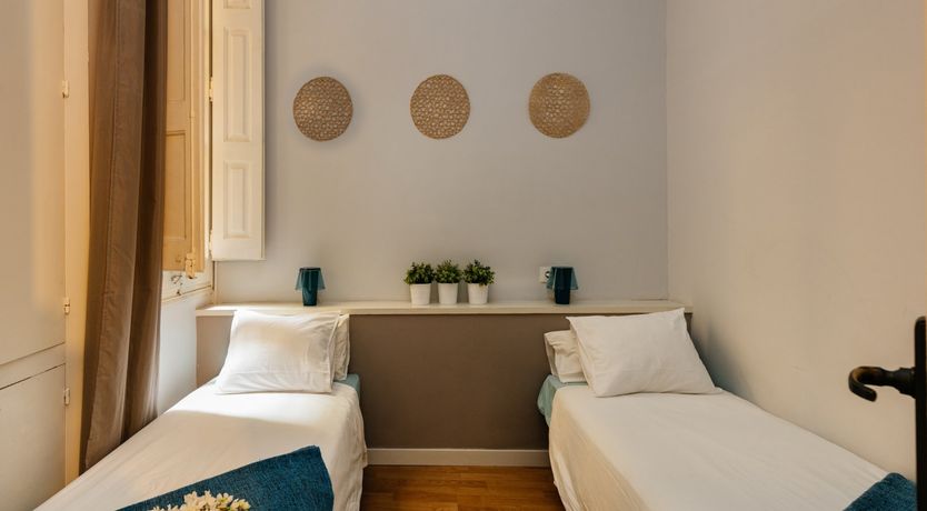 Photo of The Gold Leaf