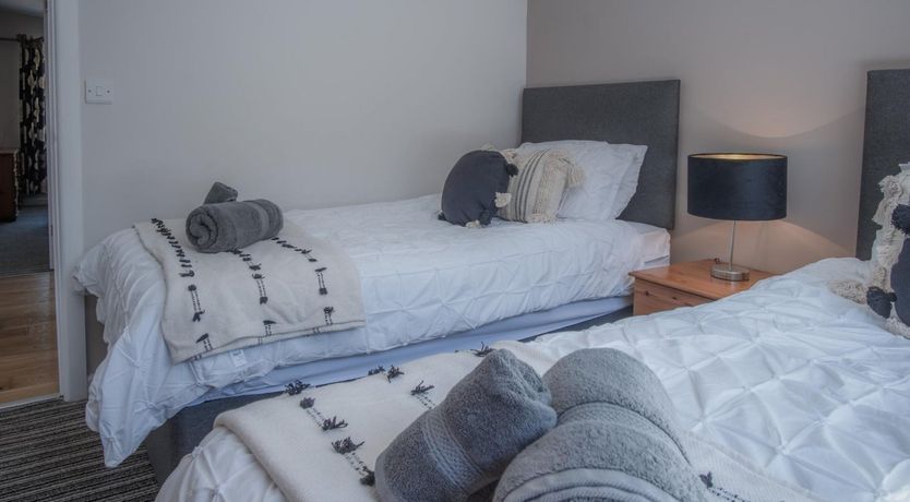 Photo of Daisies & Barley