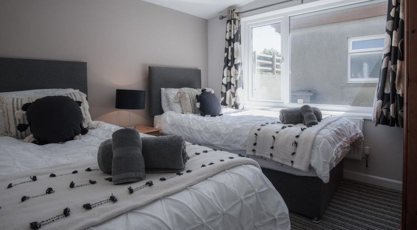 Photo of Daisies & Barley