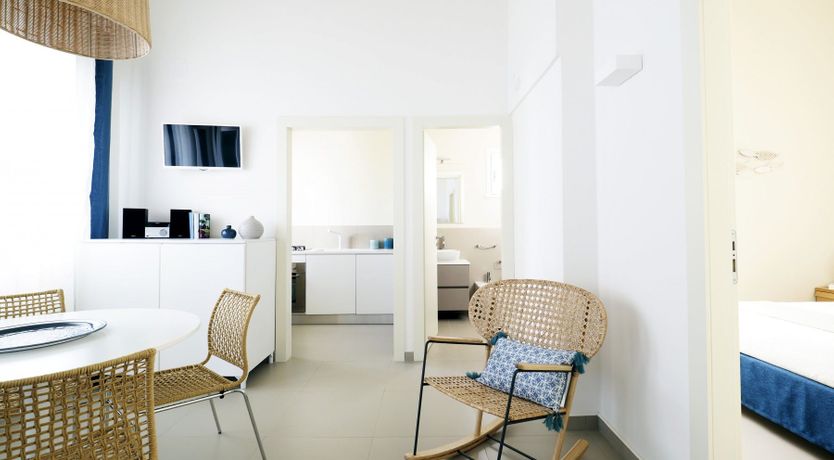 Photo of Sapphire & Pearl