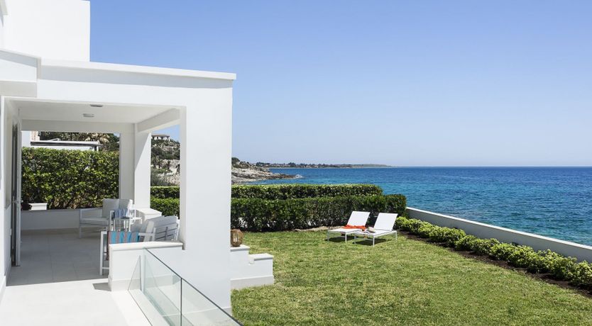 Photo of Sapphire & Pearl