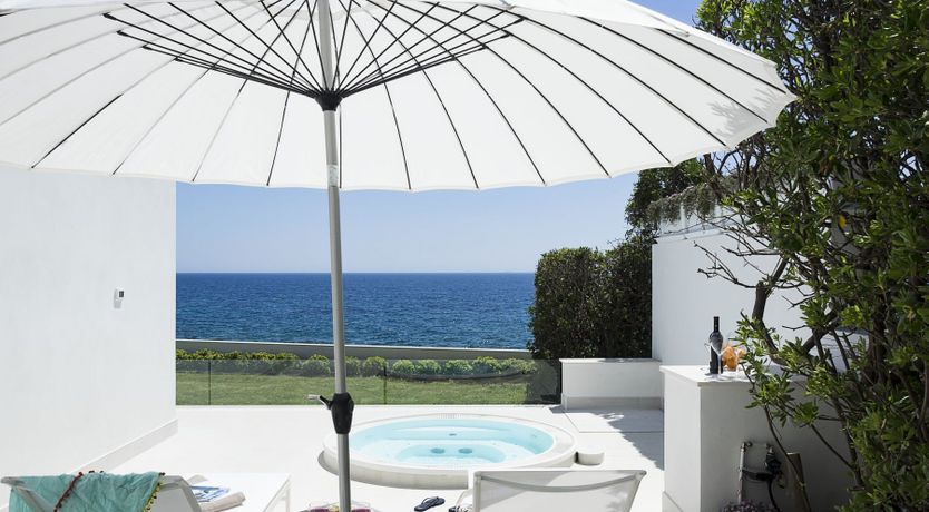 Photo of Sapphire & Pearl