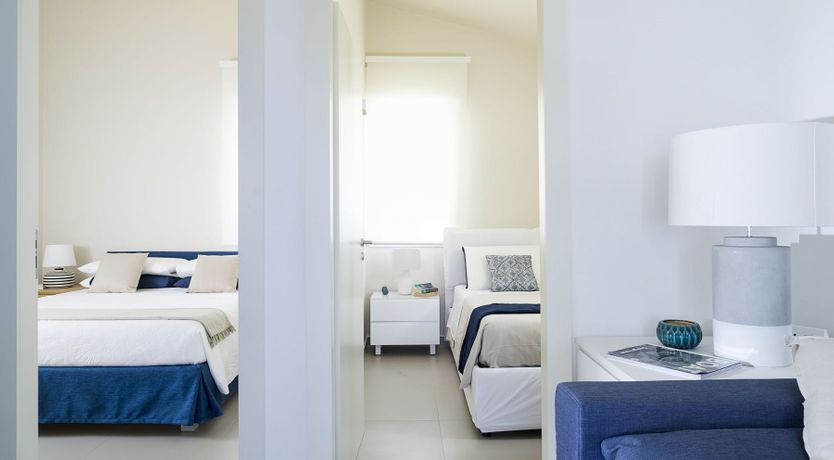 Photo of Sapphire & Pearl