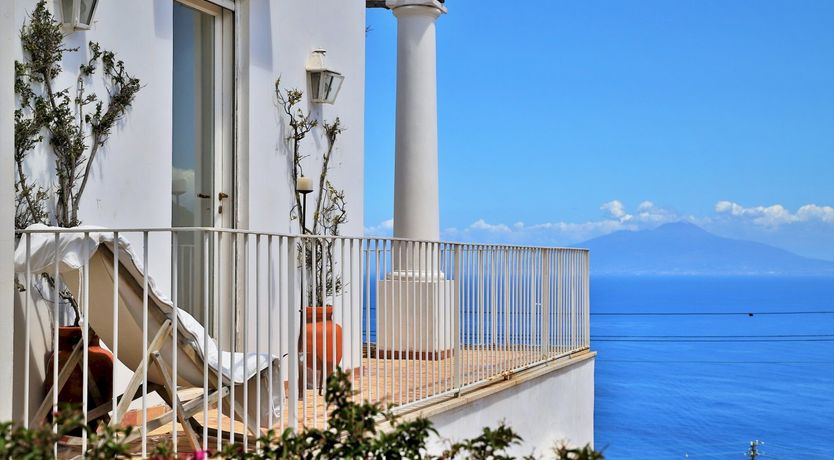 Photo of La Rosa Bianca