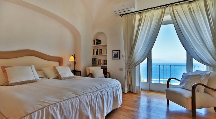 Photo of La Rosa Bianca