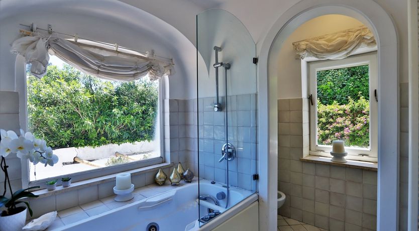 Photo of La Rosa Bianca