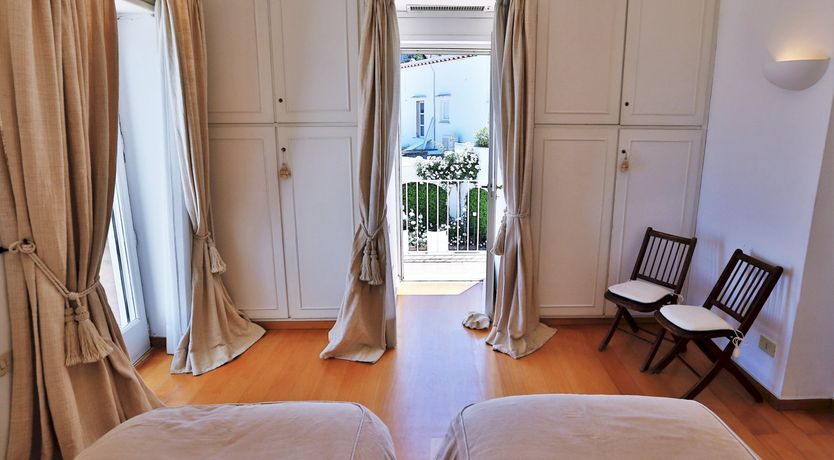 Photo of La Rosa Bianca