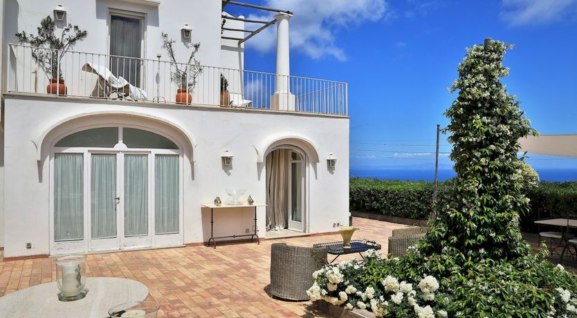 Photo of La Rosa Bianca