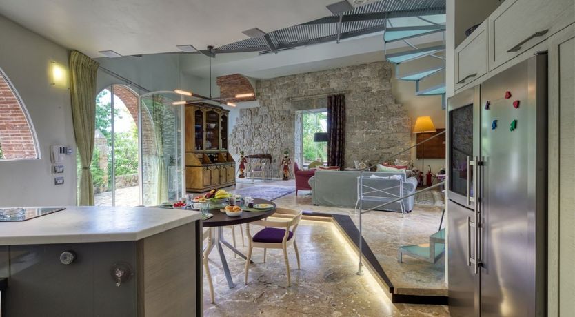 Photo of Botanic Castle