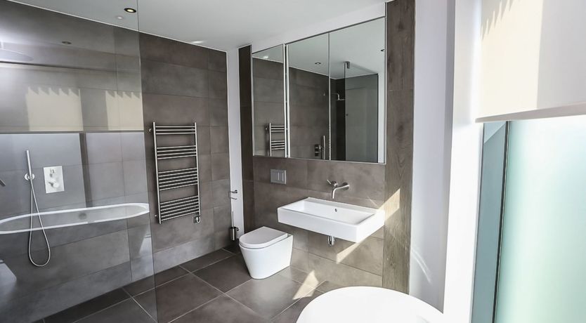 Photo of Monochrome Edge