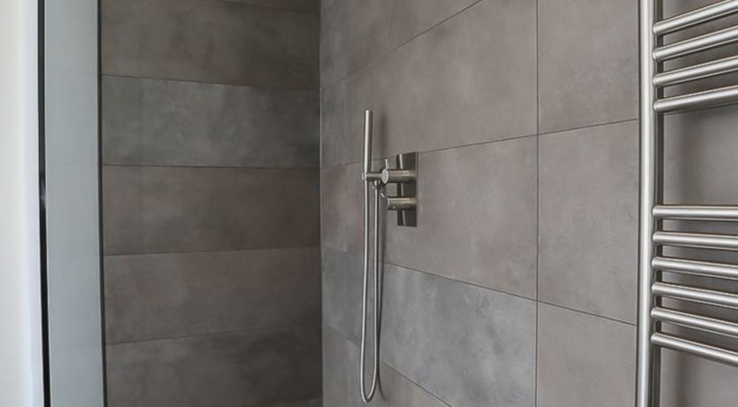 Photo of Monochrome Edge