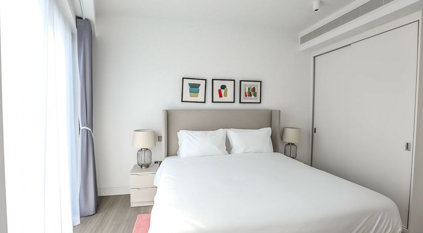 Photo of Monochrome Edge