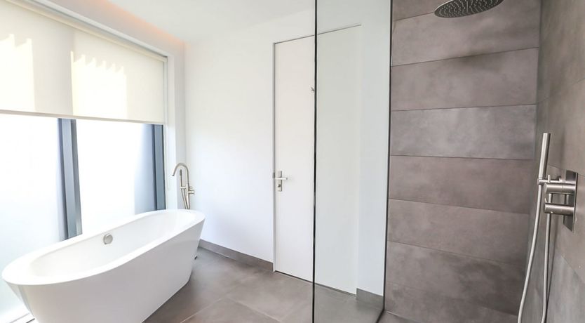 Photo of Monochrome Edge