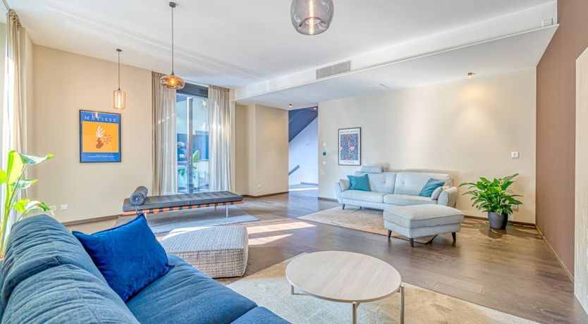 Photo of Between the Lake & the Mountain