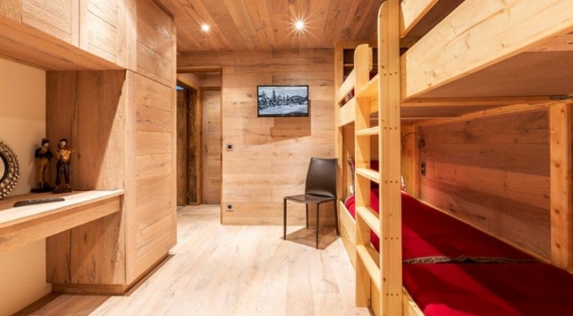 Photo of Race to the Warmth