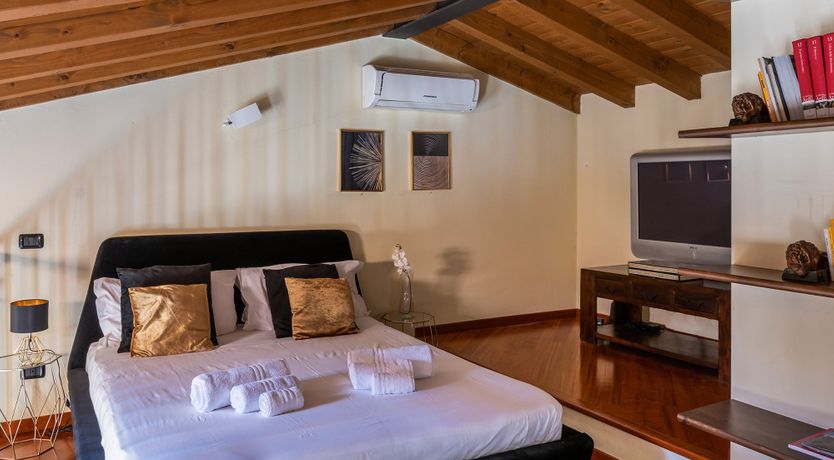 Photo of Rosa Locale