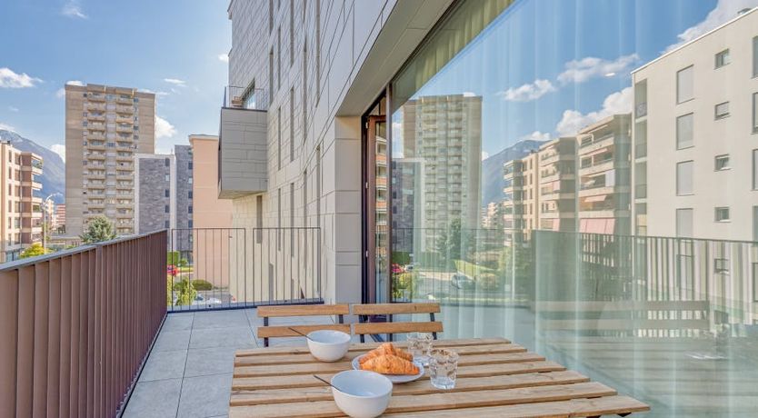 Photo of Lake & Mountains