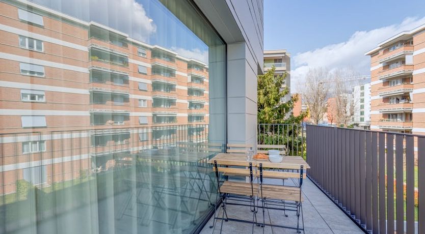 Photo of Lake & Mountains