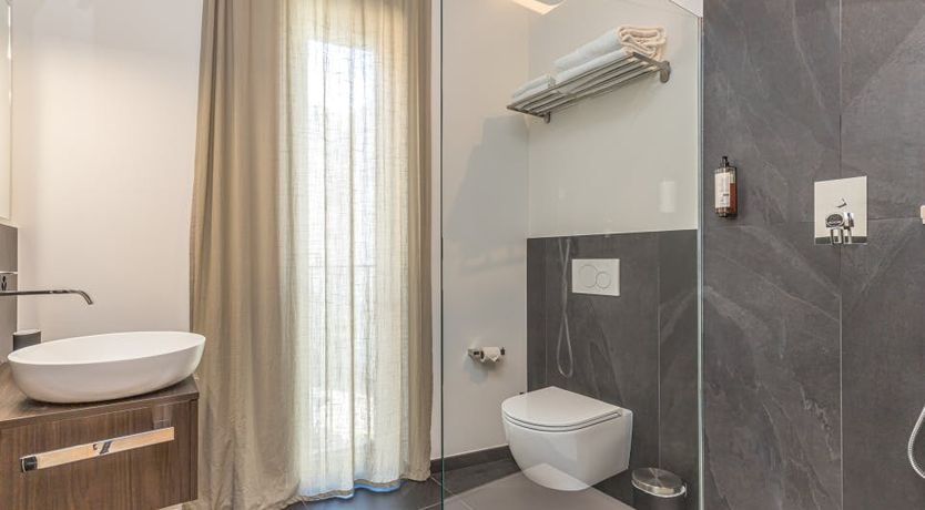 Photo of Lake & Mountains