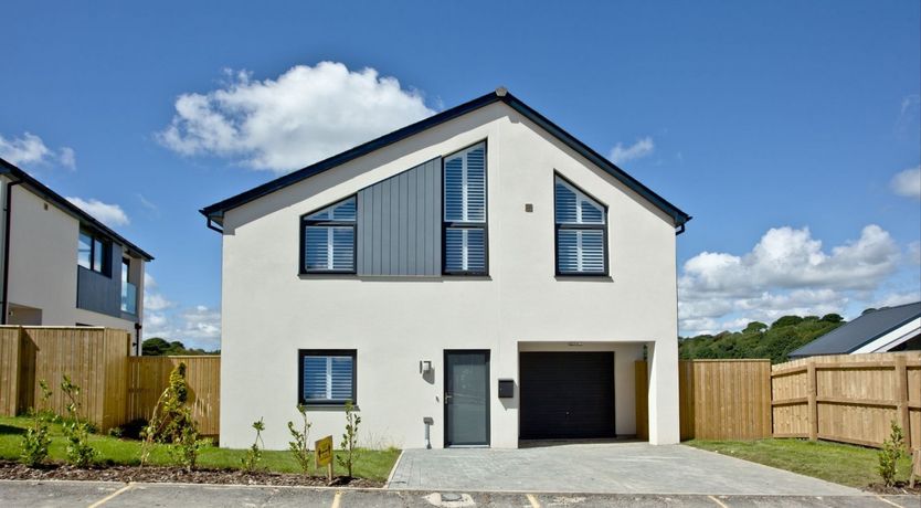 Photo of Waves on the Horizon