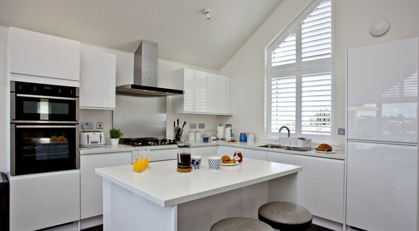 Photo of Waves on the Horizon