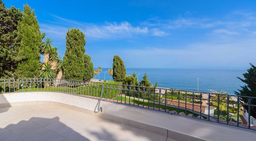 Photo of Garden Above the Sea