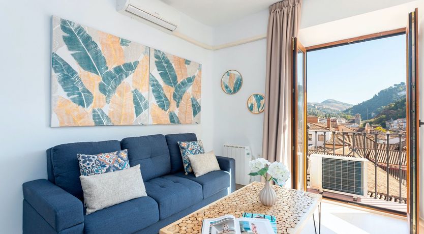 Photo of Leading Light