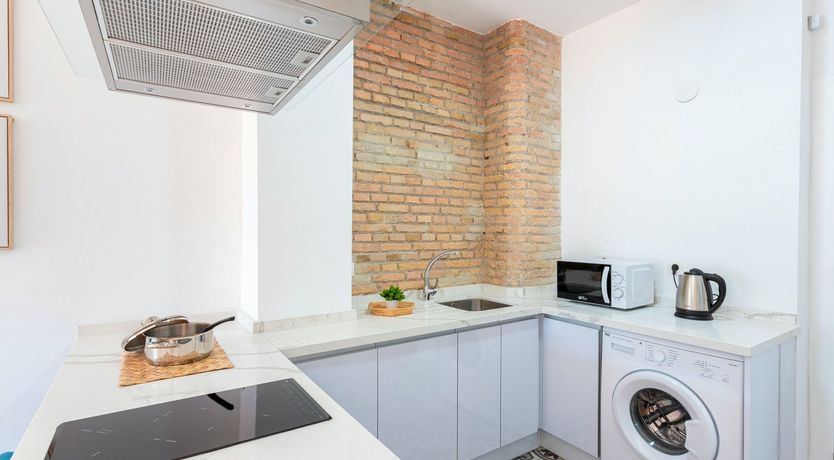 Photo of Leading Light