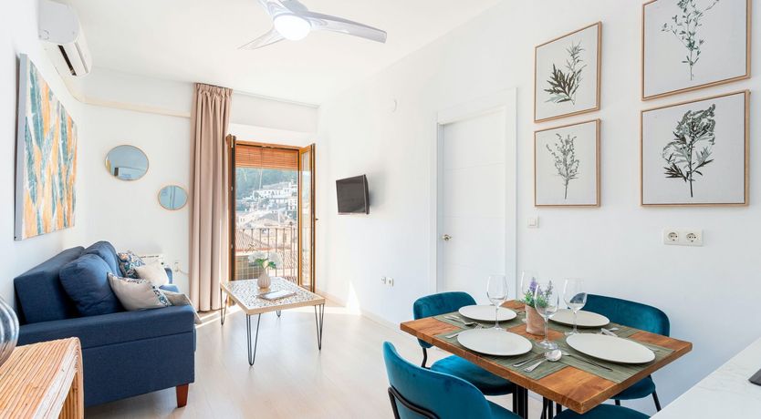 Photo of Leading Light