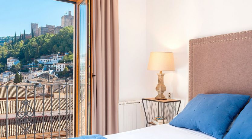 Photo of Leading Light