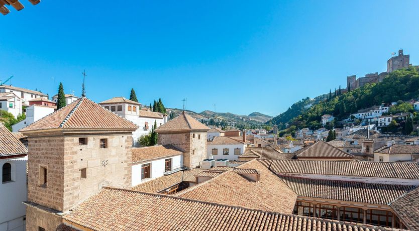 Photo of Leading Light