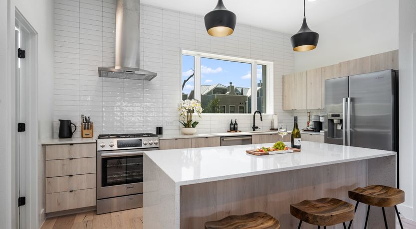 Photo of Pearl In The River