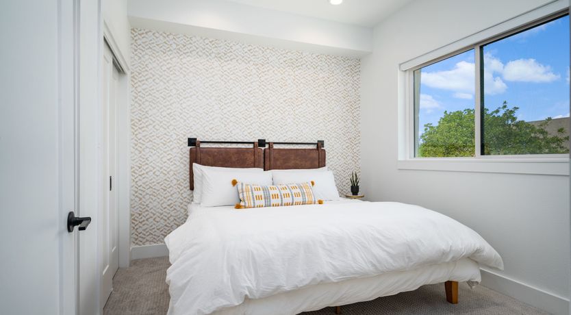 Photo of Pearl In The River