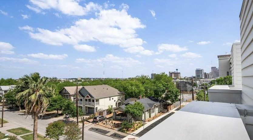 Photo of Pearl In The River