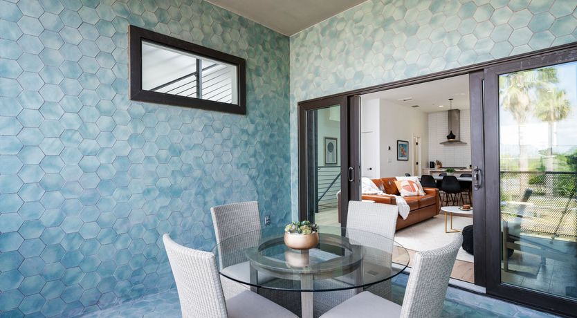 Photo of Pearl In The River