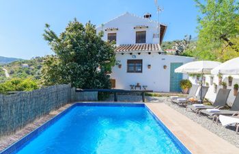 Amongst the Fruit Trees Villa