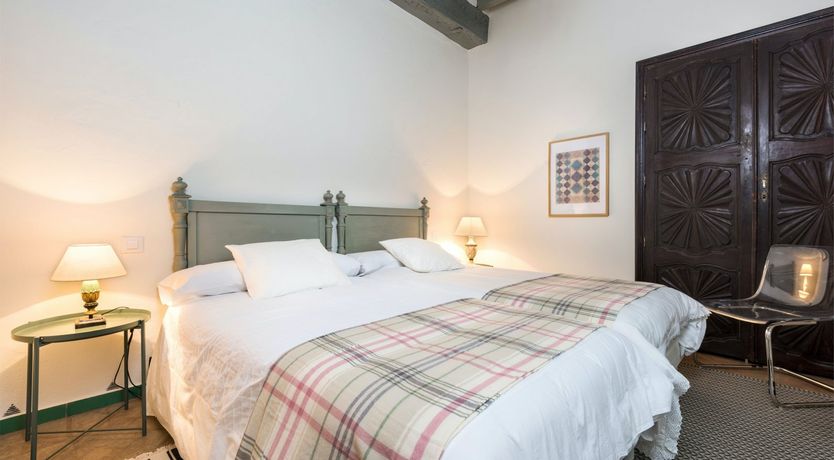 Photo of White & Watercolour