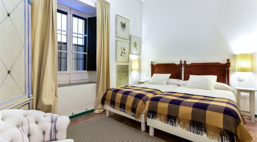 Photo of White & Watercolour