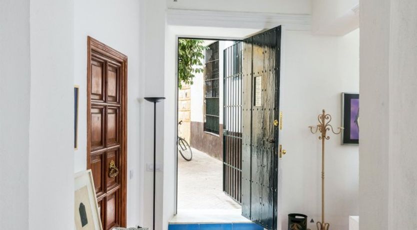 Photo of White & Watercolour