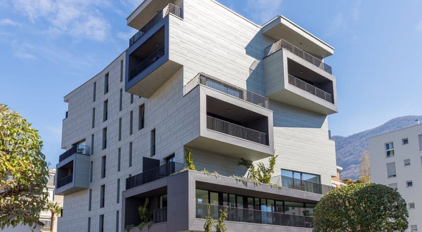 Photo of Bubble by the Lake