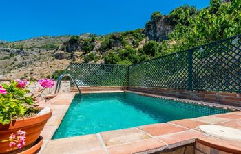 Between the Forests Villa