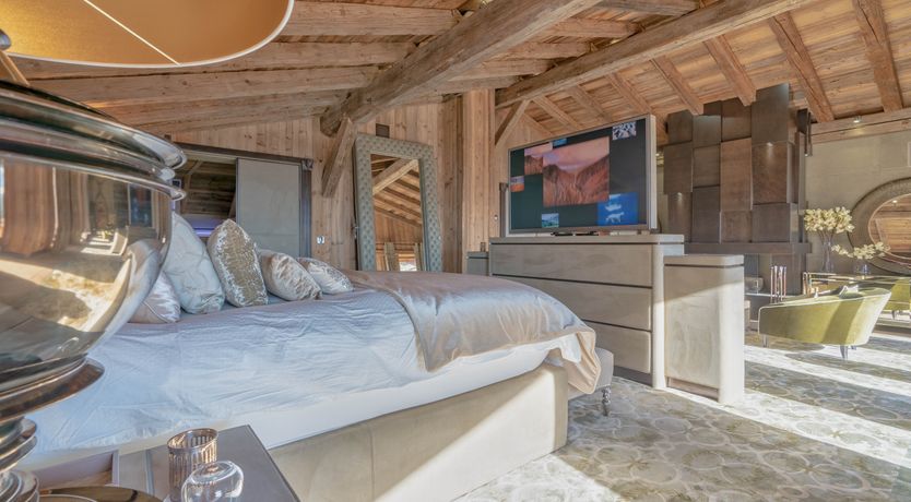 Photo of The Mountain Sun