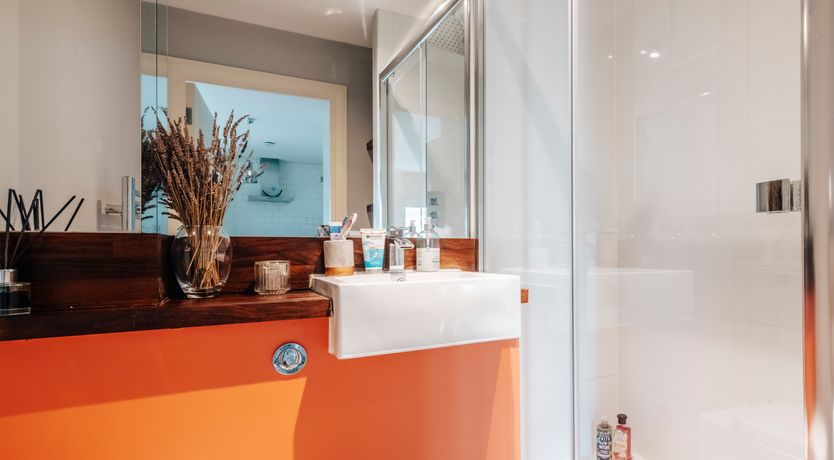 Photo of Viv & Larry