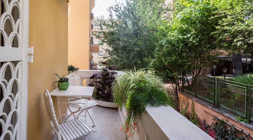 Photo of The Antique Market