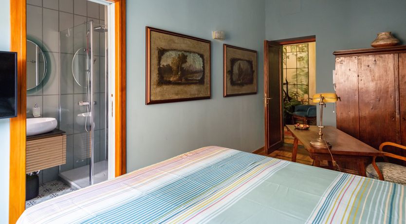 Photo of The Antique Market