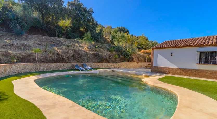 Photo of Mountain Lagoon