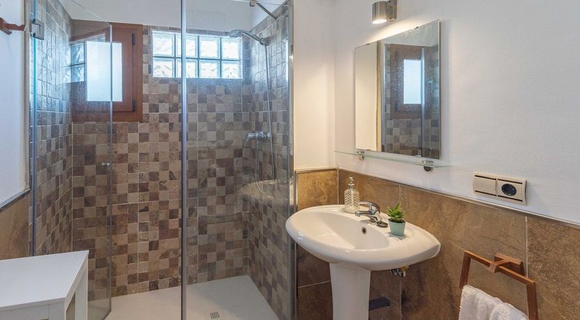 Photo of Romantic Siestas