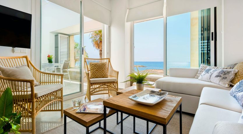 Photo of Sun Above Water