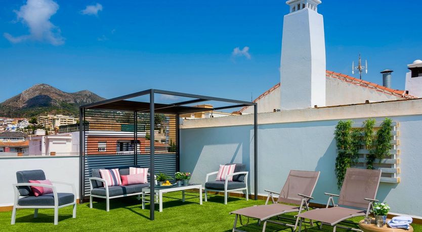 Photo of Sun Above Water