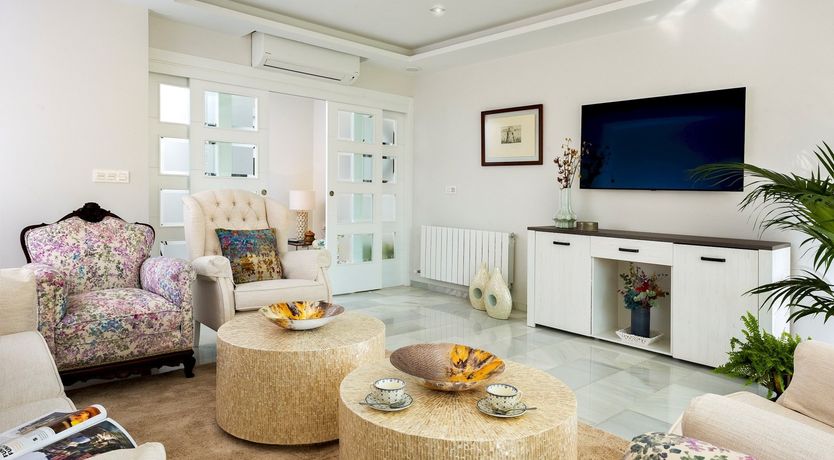 Photo of Alhambra Aura